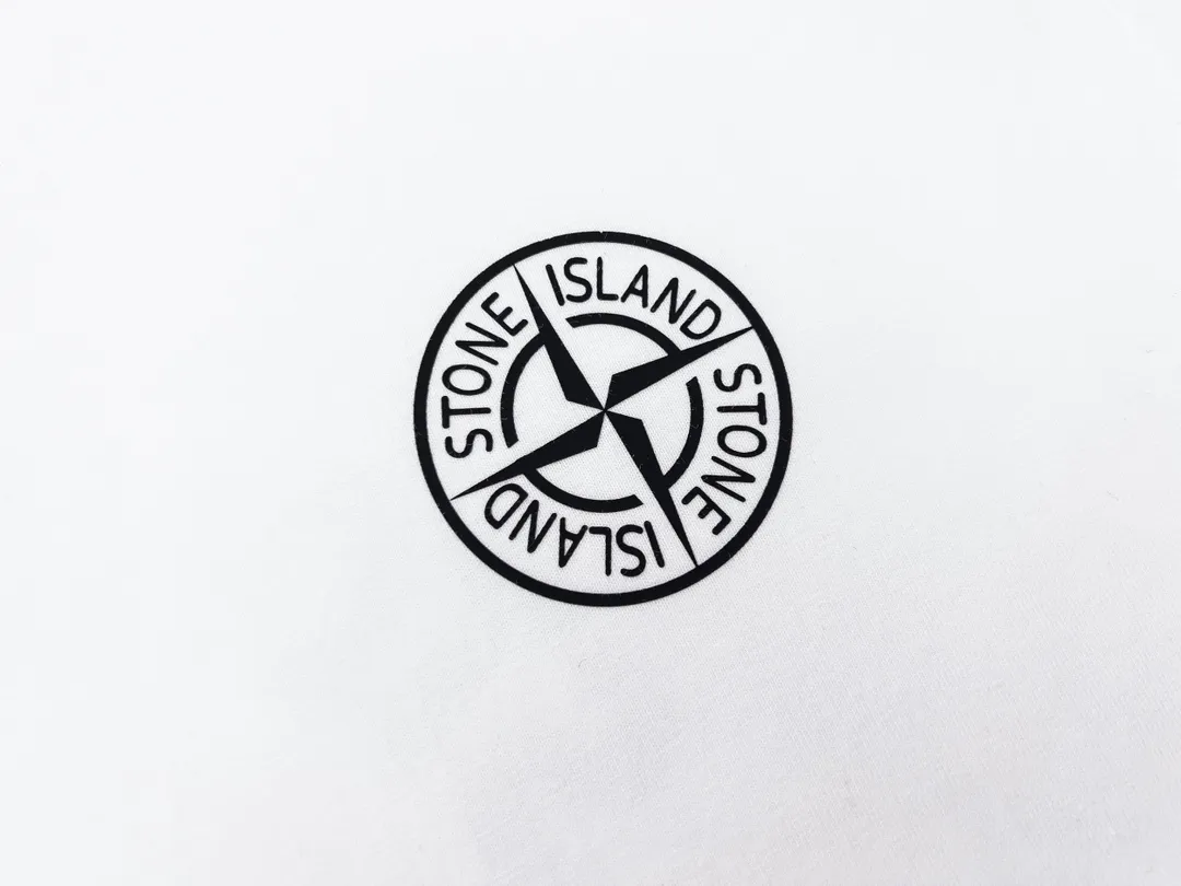 W652#P110💰 [Stone lsland/Stone Island summer new mechanical compass front and back printed pattern short-sleeved T-shirt] ⚠️[Original creation with high control of details] - Made of 260 grams of combed cotton with 32-count double yarn, soft and comfortable to the touch, sweat-absorbent and breathable. - Simple, basic and versatile style, original quality, the first choice for couples. - Made in a large factory, four needles and five threads on the shoulder, neatly arranged, high quality workmanship. - Same style for men and women. Very versatile, one piece for everyone, details are clearly visible. Color: Black White Size: M L